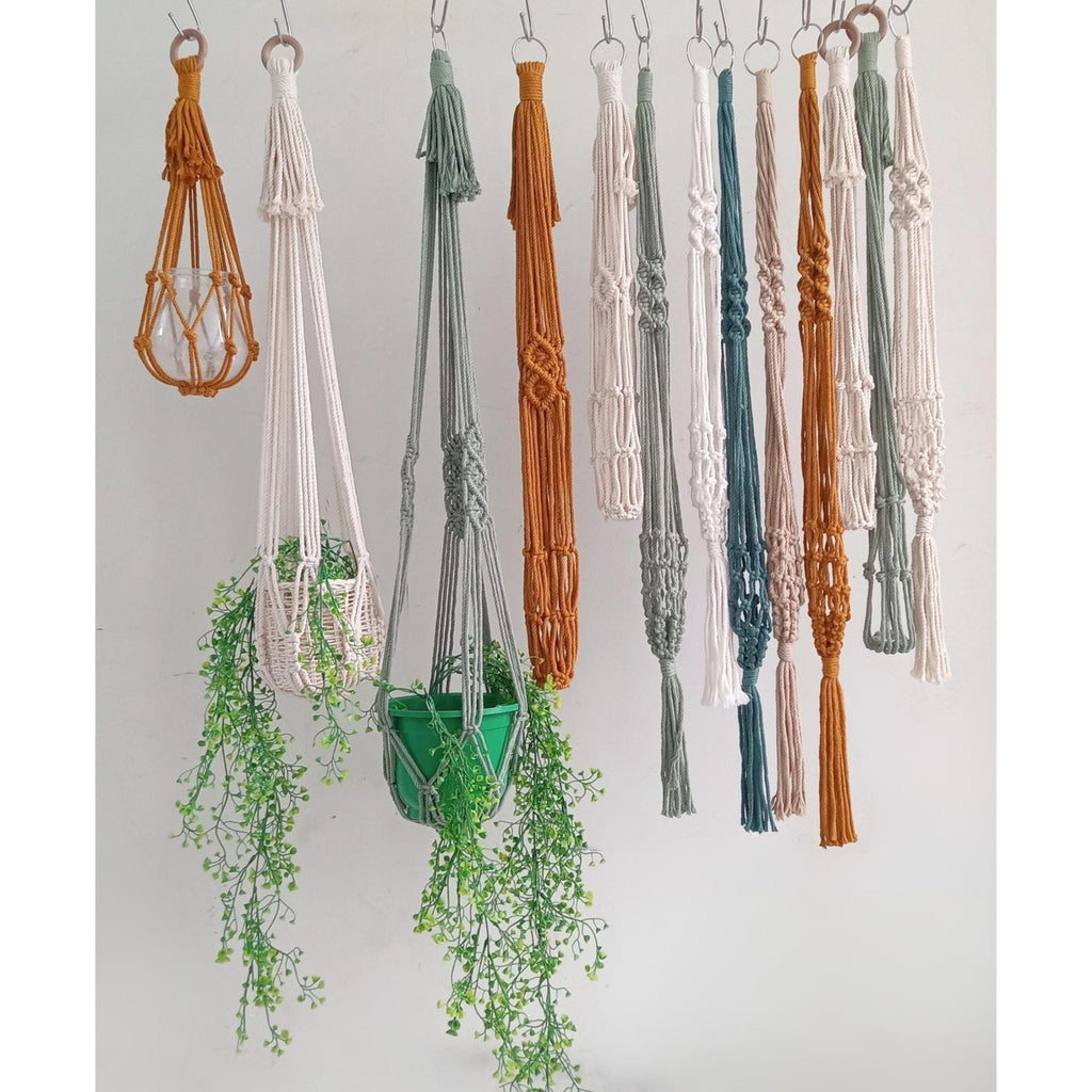 Macrame Plant Hanger, Garden Lover's Gift, Balcony Decoration, Modern Macrame Decor, Plant Hanger, Scandinavian Style, Gift For Mom - H001